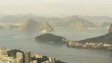Pan Rio de Janeiro, Brezilya, şehrin üzerinde bir gözcü noktadan.