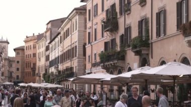 Rome, İtalya - Mayıs 2012 yaklaşık: yoğun bir cadde fotoğrafını 2012, Roma İtalya'da olabilir..