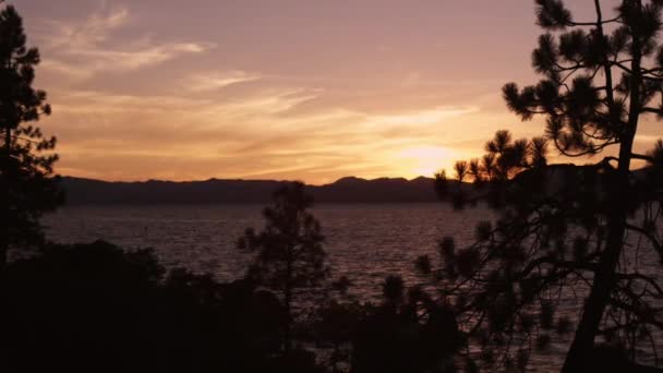 日落时分 加州塔霍湖翡翠湾的静态拍摄 — 图库视频影像
