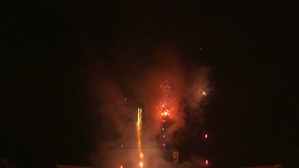 Feuerwerk Explodiert Nachthimmel — Stockvideo