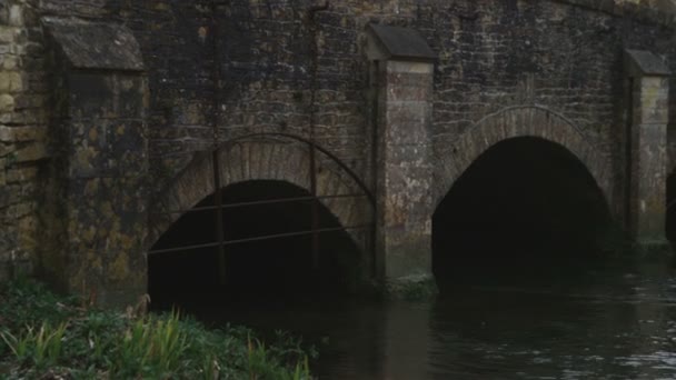Bliska Strzał Stary Kamienny Most Starych Pan Village — Wideo stockowe