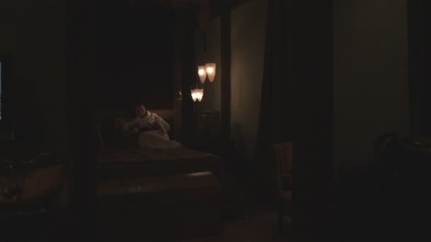 Woman Reading Bed Italian Hotel — Stock Video