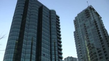 Orta tilt pan Vancouver'ın silueti.