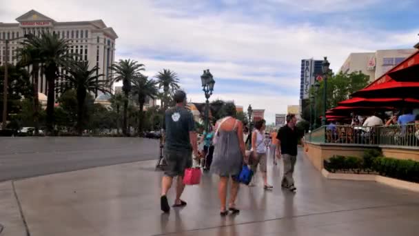 Static Time Lapse Shot Tourists Walking Sidewalk Las Vegas — Stock Video