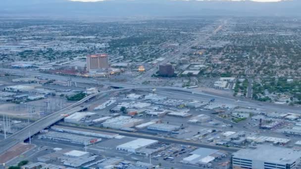 Zoomen Schwenken Blick Auf Las Vegas Aus Der Stratosphäre Hotel — Stockvideo