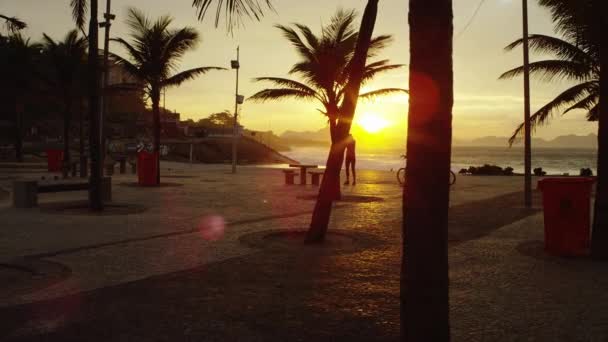 Camera Slowly Moves Picnic Area Ipanema Beach Rio Janeiro Sun — Stock Video