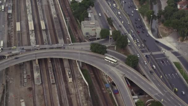 Dagtid Flygfoto Över Rio Janeiro Inklusive Motorvägen Överfart Överbrygga Tåg — Stockvideo