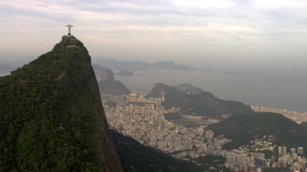 Tembakan Helikopter Rio Janeiro Dan Cristo Redentor Footage Mengungkapkan Samudera — Stok Video