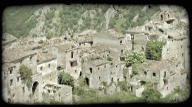 Bazı kalıntılar İtalya vurdu. Vintage stilize video klip.