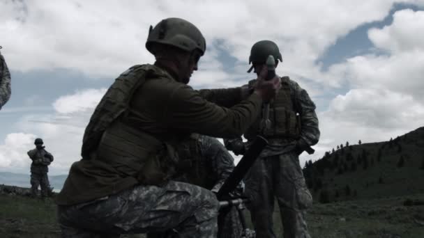 Disparos Soldados Disparando Sistema Mortero Boina Verde Fuerzas Especiales Del — Vídeo de stock