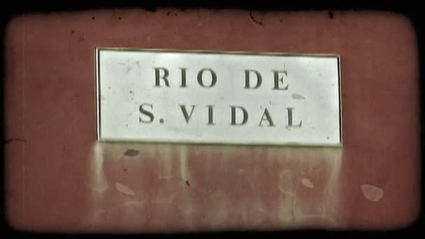 Aufnahme Eines Schildes Mit Der Aufschrift Rio Vidal Italien Vintage — Stockvideo
