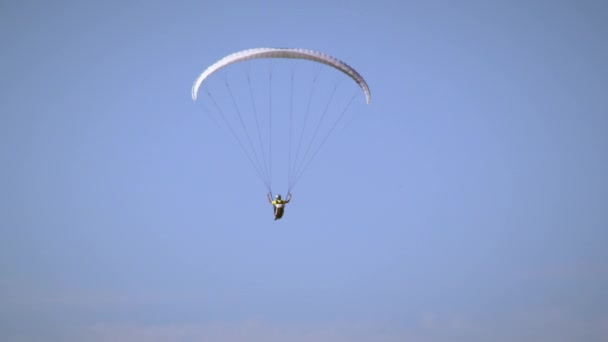 Paraglider Soaring Air Joined Hang Glider Mountains Can Seen Moving — Stock Video