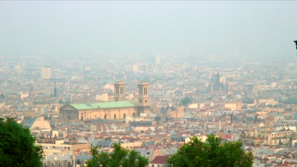 Vue Horizon Parisien Lorsque Les Gens Passent Premier Plan — Video