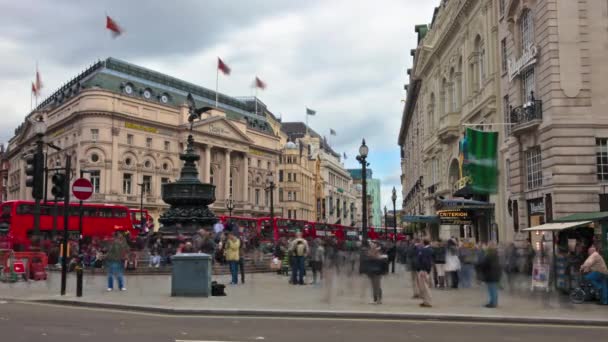 Shot People Cars Moving Front Piccadilly Circus Afternoon Londres Royaume — Video