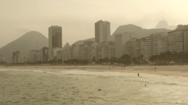 Rio de Janeiro Sugarloaf dağ ve Guanabara Körfezi gibi simge yapılara gösterilen