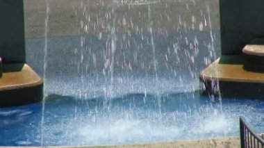 Heckscher Bahçesi Central Park, New York City'deki bir çeşme, düşen su.
