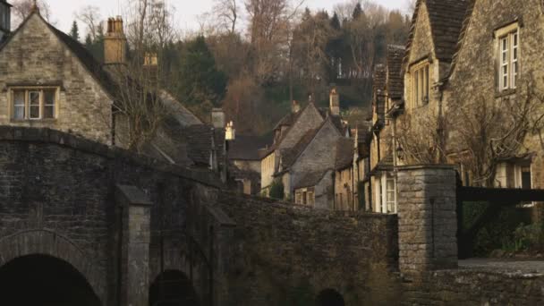 古い石造りの村の中の広いショット — ストック動画