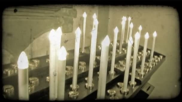 Lövés Gyertya Belsejében Egy Olasz Katedrális Vintage Stilizált Videoklip — Stock videók