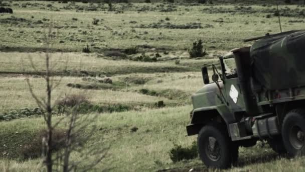 Camião Atravessar Colina Boina Verde Forças Especiais Exército Dos Estados — Vídeo de Stock