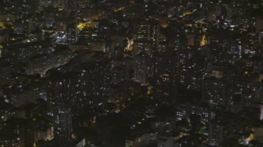 Şehir Rio De Janeiro gece Rio Sul Alışveriş Merkezi, gökdelenler kulak yukarıda zaman atlama atış