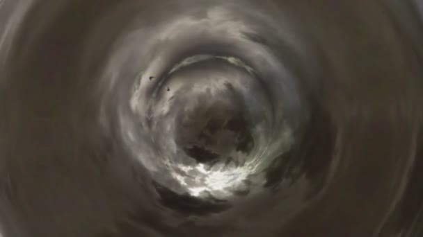 Tunnel Visie Fisheye Uitzicht Van Circulaire Donkere Wolken Met Glimpen — Stockvideo