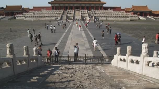 游客们参观紫禁城复杂在中国 — 图库视频影像
