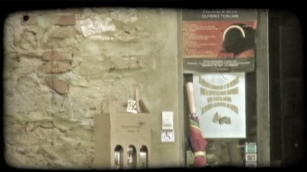 Skott Affischer Butik Fönster Italien Vintage Stiliserade Videoklipp — Stockvideo