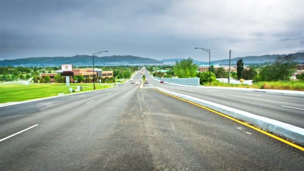 Utah Bir Karayolu Üzerinde Rating Hızlandırılmış Bir Kadeh Çeşitli Araçlar — Stok video