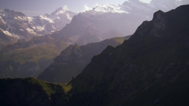 Sviçre Alpleri Yukarı Gidiş Hava Tramvay Yolu Ile — Stok video