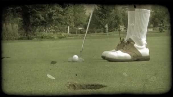 Close Van Jonge Man Schenen Sokken Golf Schoenen Als Hij — Stockvideo