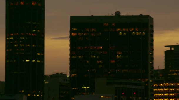 摄像机在巴西里约热内卢的天际线上平移 展示城市景观 — 图库视频影像