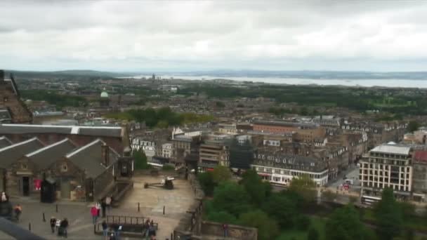 Panning Shot Con Vista Edimburgo Scozia Tratto Dal Castello Edimburgo — Video Stock