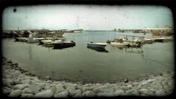 Panoramisch Schot Van Boten Een Haven Kuwait Verankerd Vintage Gestileerde — Stockvideo