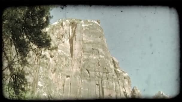 Pan Längs Vacker Hisnande Utsikt Över Zions Canyons Och Klipporna — Stockvideo