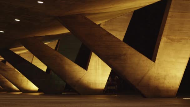 现代建筑在晚上在里约热内卢 — 图库视频影像
