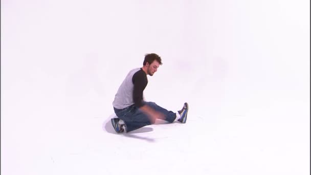 Tiro Largo Dançarino Ruptura Uma Tela Branca — Vídeo de Stock