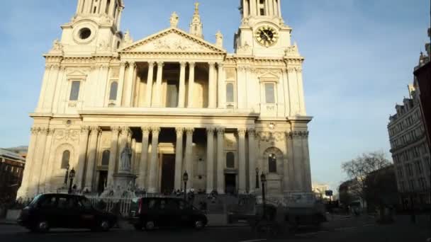 London October 2011 Wide Tilapse Pan Katedral Kuno Dan Lalu — Stok Video