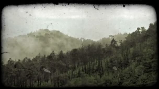 Туманний Схилі Гори Сповільненої Зйомки Італії Урожай Стилізовані Відеокліпу — стокове відео