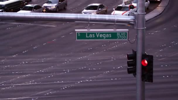 Time Lapse Las Vegas Blvd Intersection Stop Light Red — Stock Video