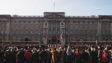Yaklaşık Ekim, 2011 - Londra, İngiltere: Buckingham Sarayı Londra muhafiz değiştirmek geniş vurdu