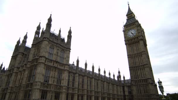 Стационарный Вид Вестминстерского Дворца Башни Часами Биг Бен Лондоне Захвачен — стоковое видео