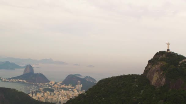 자네이 브라질을 내려다 Corcovado Sugarloaf 장면은 헬기에서 — 비디오