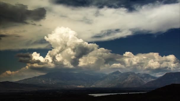 Замедленная Съемка Долины Юты Снято Течение Дня Густые Белые Облака — стоковое видео