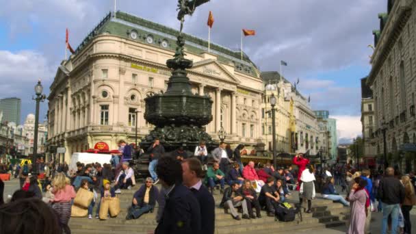 London Circa October 2011 Shot Shaftesbury Monument Memorial Fountain Piccadilly — Stock Video