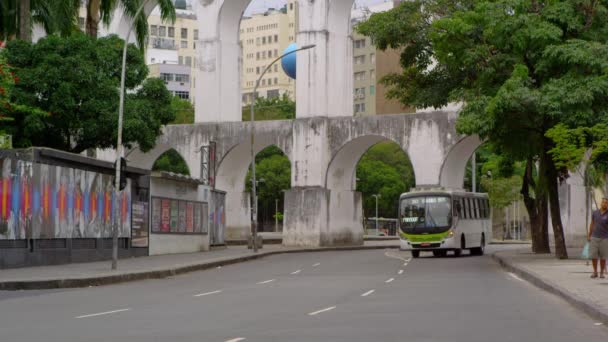 Rio Janeiro Brasil Junio 2013 Autobús Conduce Por Una Calle — Vídeo de stock