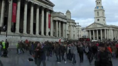 Londra, İngiltere - Ekim 2011: Geniş timelapse pan binaların ve Londra'nın kalabalık