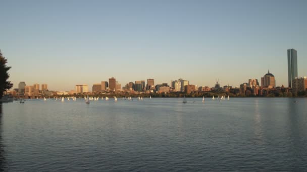 Ver Schot Van Boston Uit Charles River Bij Zonsondergang — Stockvideo