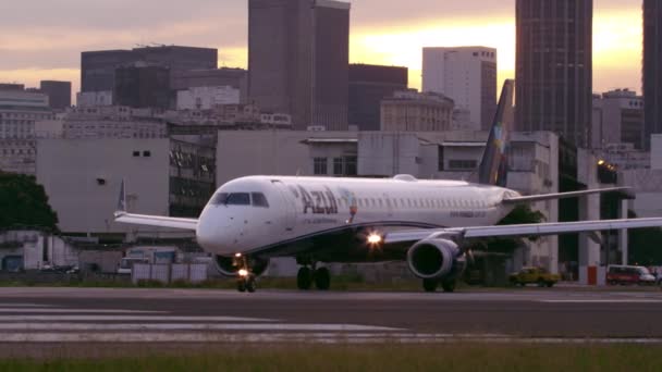 Rio Janeiro Brasil Junio 2013 Disparo Panorámico Que Sigue Avión — Vídeos de Stock