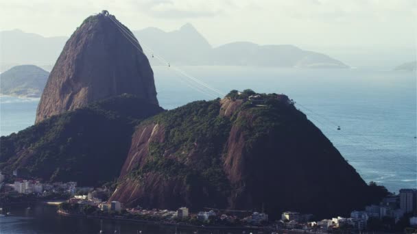 舒格洛夫山和电缆车走向首脑会议的静态画面 在里约热内卢 巴西拍摄 — 图库视频影像