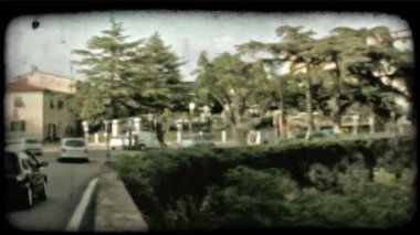 Bir İtalyan kasabasının Pan Right fotoğrafı. Vintage stilize video klip.